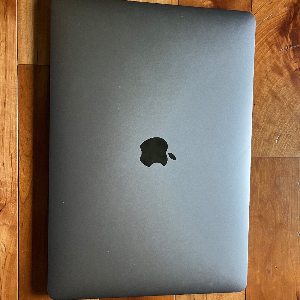 MacBook Pro+charger+sleeve